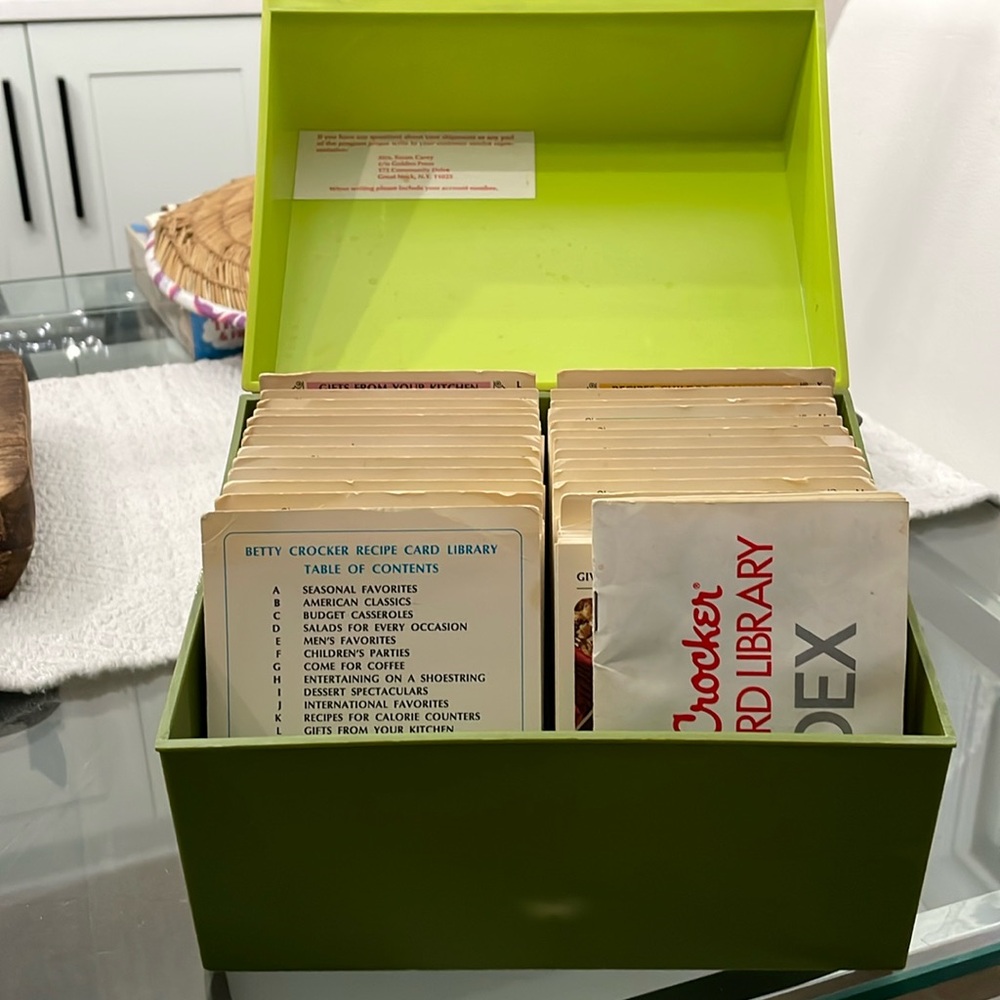 Vintage 1971  Betty Crocker Recipe Card Library Green Plastic Box complete set